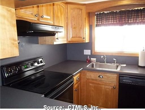 2nd image of 1206 Metacomet Dr