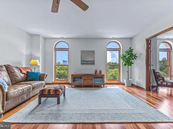 825 N 29th St APT 5I, Philadelphia, PA 19130