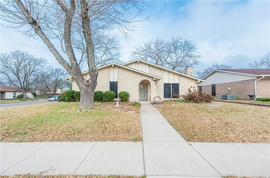 964 Meadowcove Cir photo 1