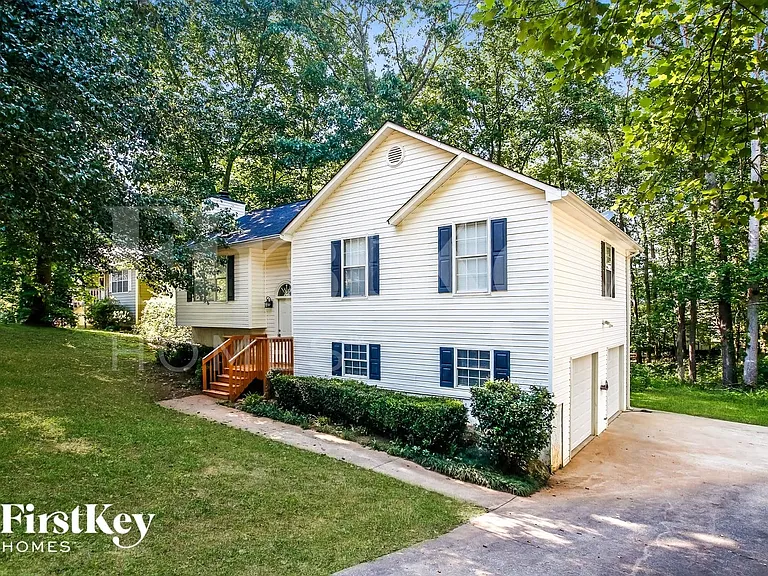 441 Bakers Bridge Cir — Photo 2