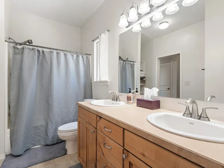 Southlake Cir — Photo 27