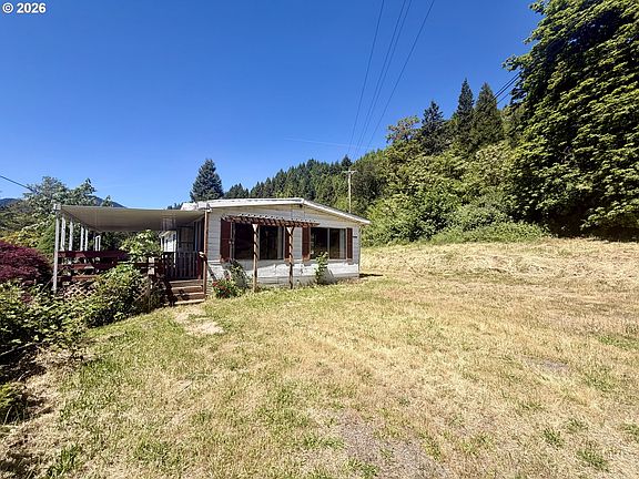 3rd image of 76582 Davis Rd