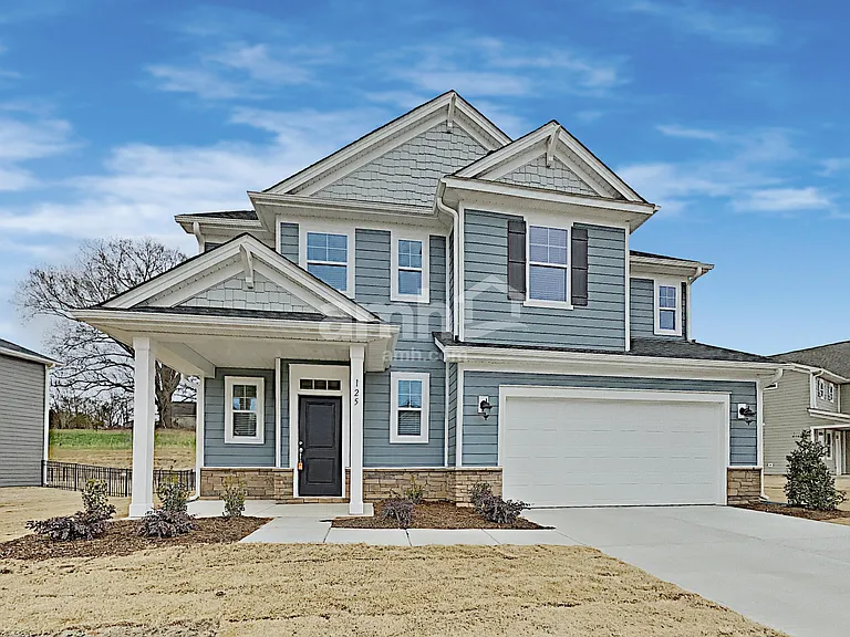 125 Hamilton Park Dr — Photo 1