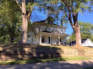 7279 Grovedell St SE, Waynesburg, OH 44688