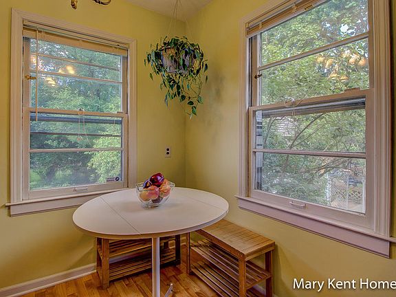 5th image of 1541 Sylvan Ave SE
