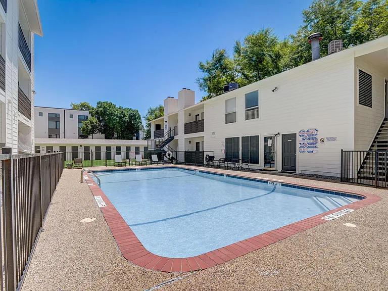 Moser Gardens Apartments — Photo 30