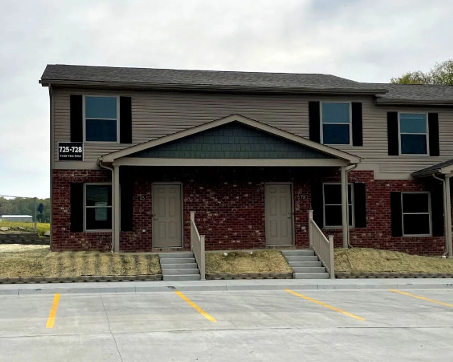 Cedar View 2 BR Market — Photo 1