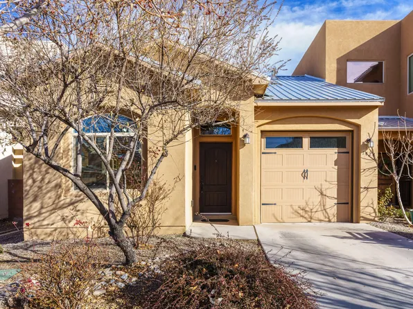 1424 Lumberton Dr NW, Albuquerque, NM 87104