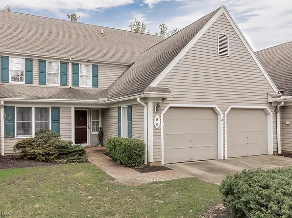 60 Pheasant Run Dr, Chagrin Falls, OH 44022