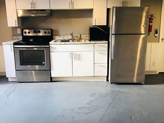 3rd image of 2925 E Douglas Ave APT 3