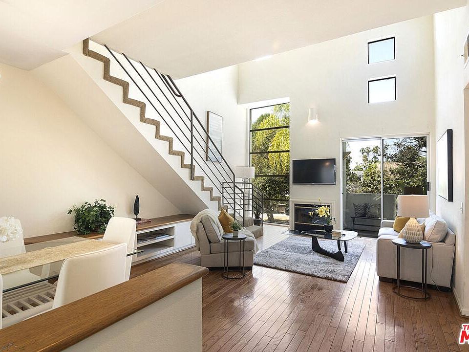 1st image of 4326 Babcock Ave Unit 206