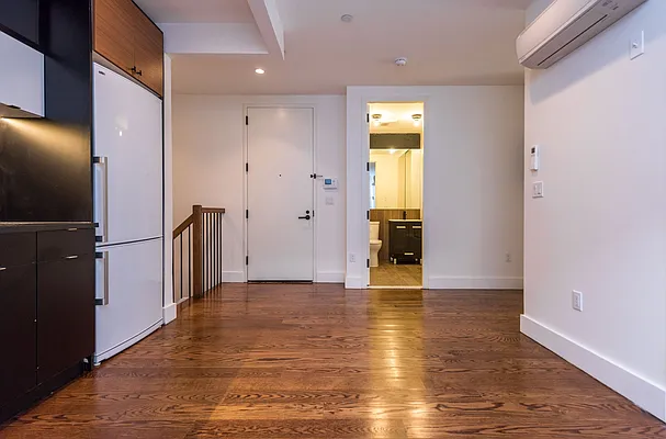 Rented by Nooklyn NYC LLC | media 45