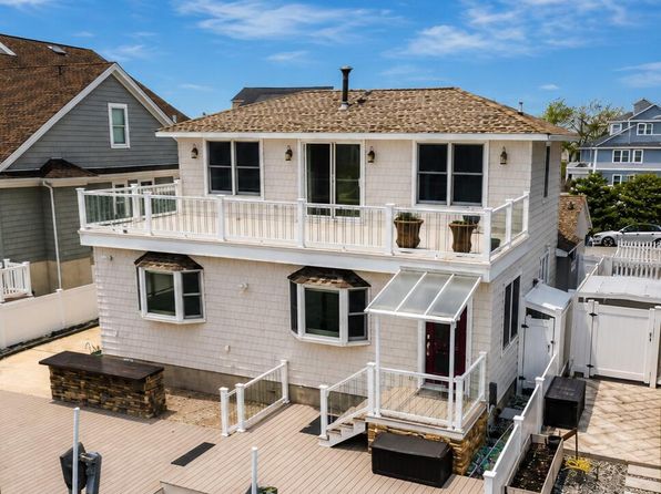 447 Tunney Ave