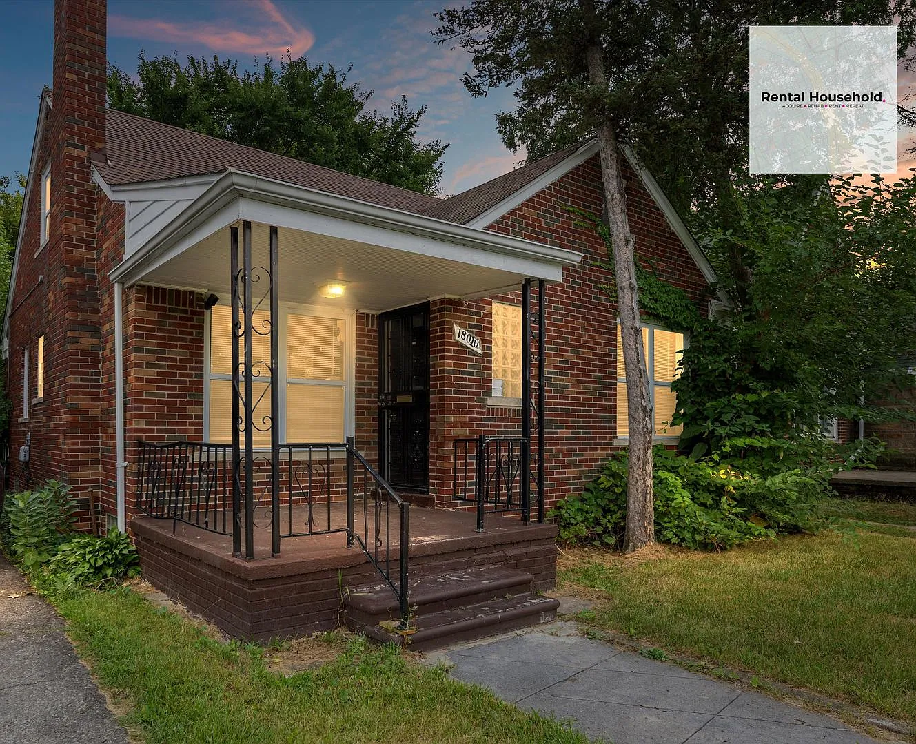 Beautifully Updated 3-Bedroom Bungalow-Ready for Move-In — Photo 1