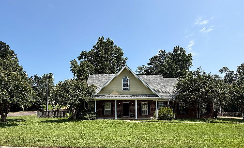 1st image of 263 Summer Lane Dr