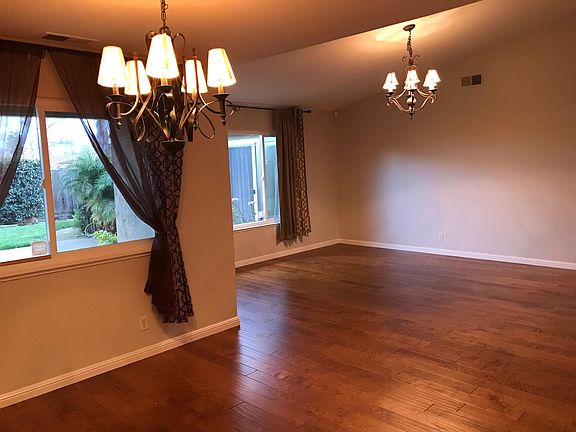 3rd image of 4462 Winding River Cir