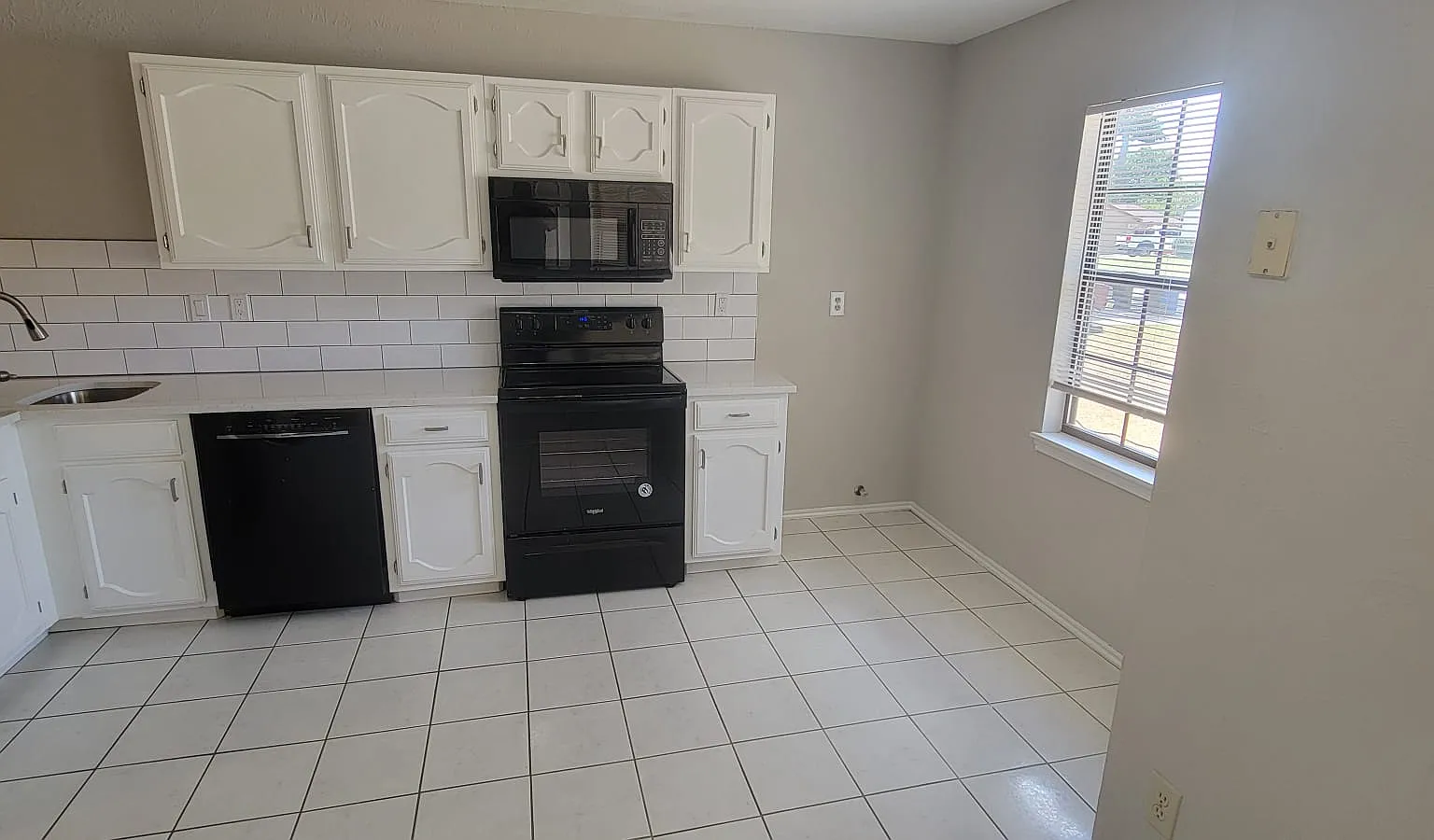 3 bed, 1539 sqft, $2,395 — Photo 3
