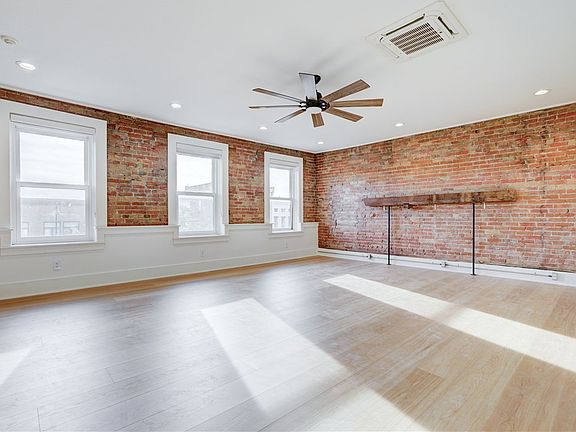 5th image of 137 S Main St #3