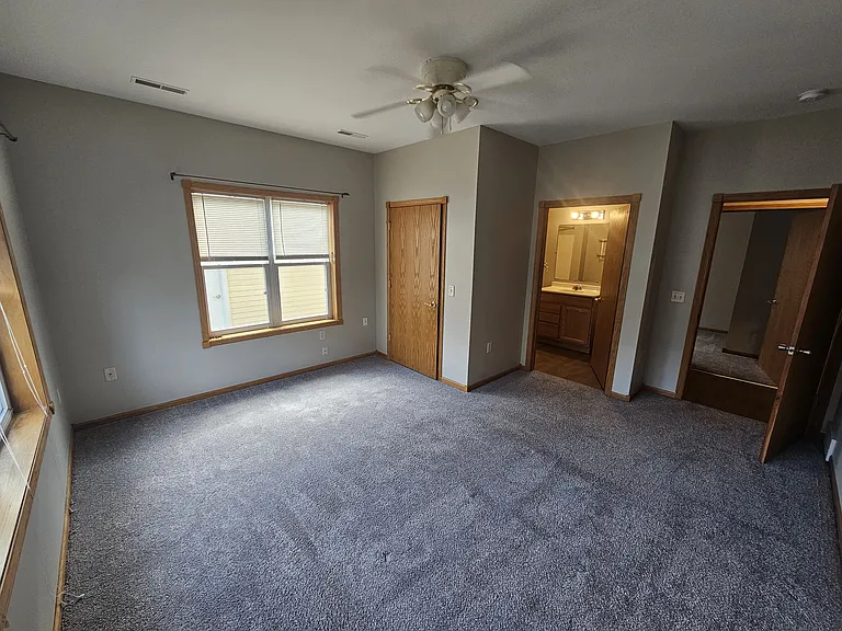 8318 Mansion Hill Ave — Photo 7