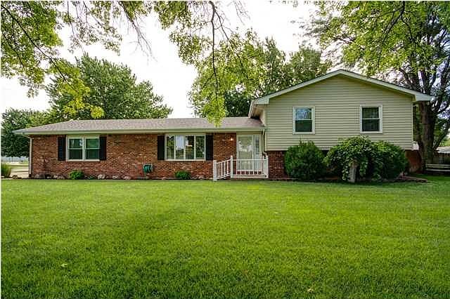 1st image of 101 E Crooked Creek Ct