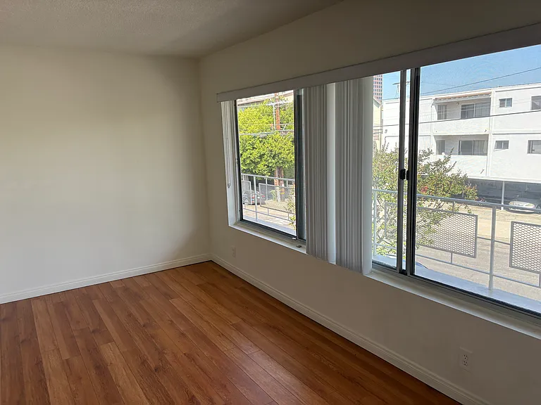 1303 Federal Ave #5 — Photo 12