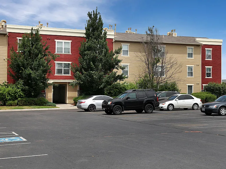 Belle Creek Apartments — Photo 31