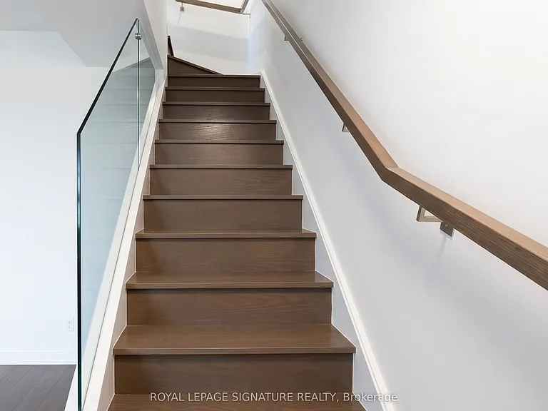 448 Burnhamthorpe Rd W #Townhouse 104-4 — Photo 7