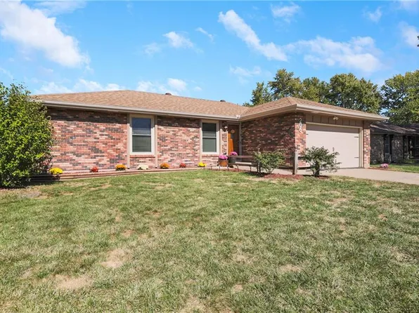 206 E Jefferson St, Buckner, MO 64016