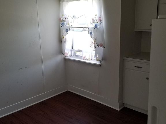 2nd image of 1727 Walnut Ave APT 4