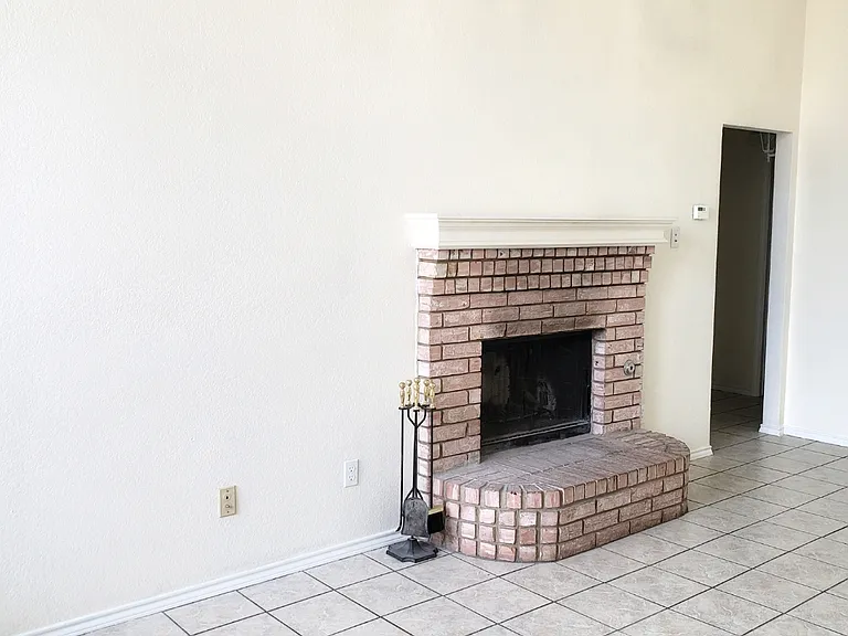 2607 Daisy Ln — Photo 11