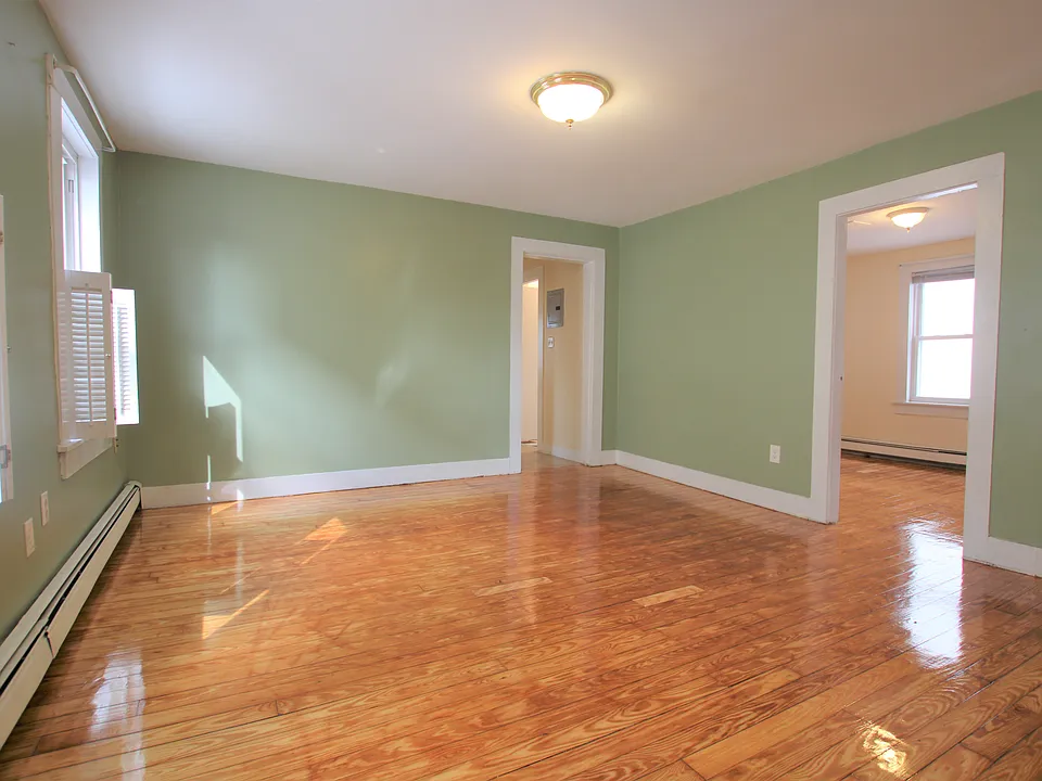 35 Danforth St #2