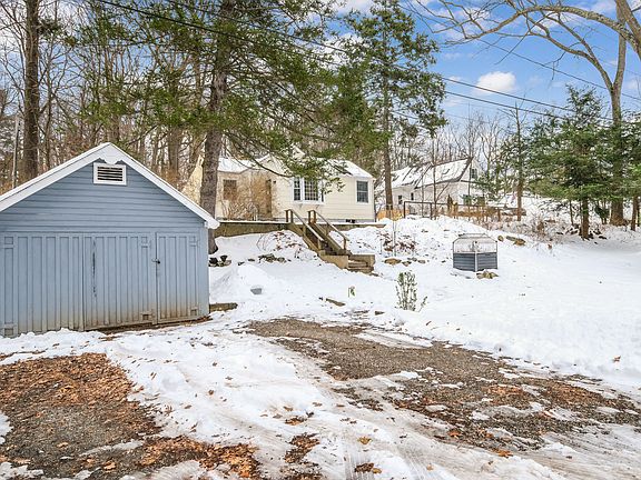 18 Winnebago Rd (03 Of   30 ).JPG