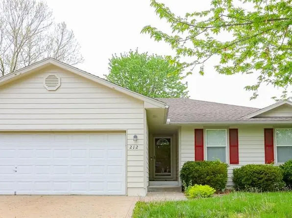 212 Parkway Dr, Warrensburg, MO 64093