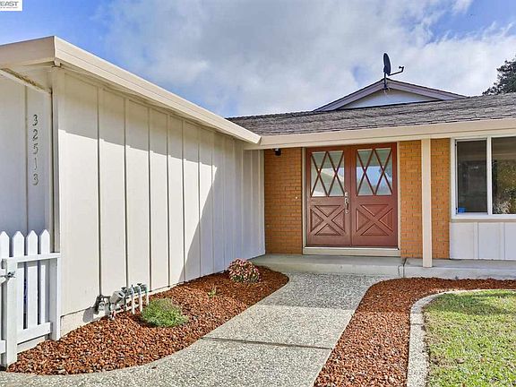 2nd image of 32513 Shiela Way