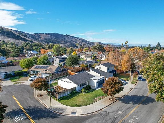3rd image of 310 Curie Dr