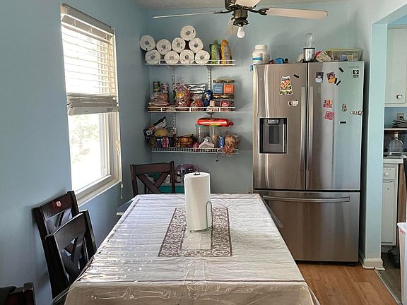 3rd image of 231-233 Woodhill Ln