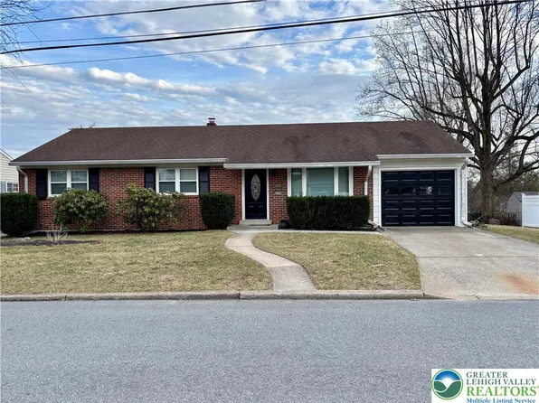 2240 W Woodlawn St S, Allentown, PA 18104