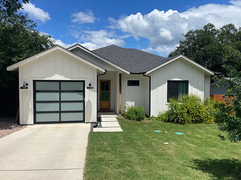 10803 W Lakeview Dr — Photo 1