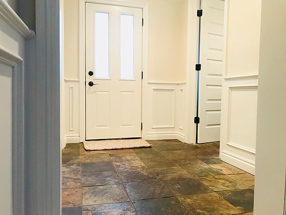 2nd image of 3066 Glenbroke St