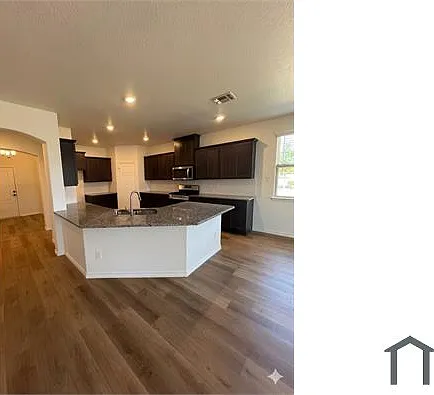 4 bed, 2708 sqft, $3,200 — Photo 3