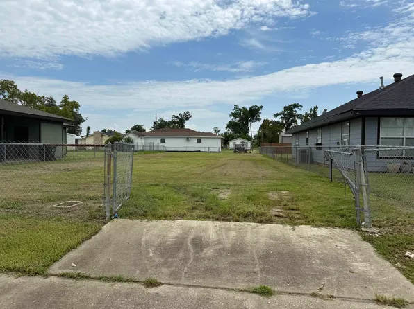 1712 Jake St N, Lake Charles, LA 70601