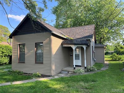 1032 W Pearl St, Staunton, IL, 62088