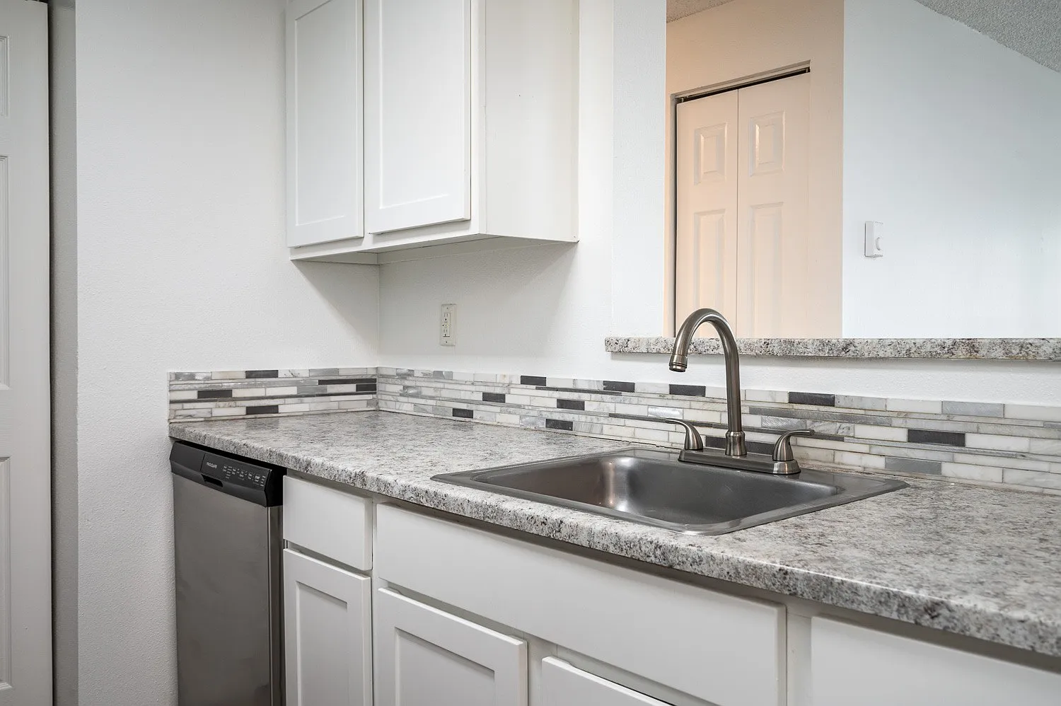 Riverwood Heights Apartments — Photo 3