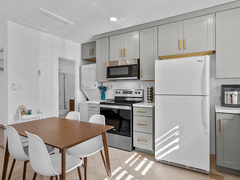 5659 W Avenue L6 — Photo 10
