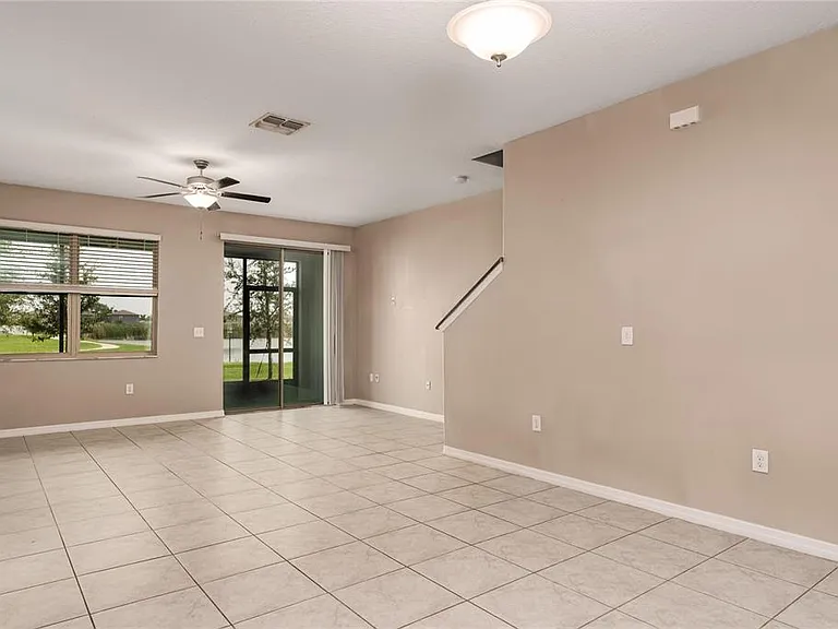724 Royal Empress Dr — Photo 10