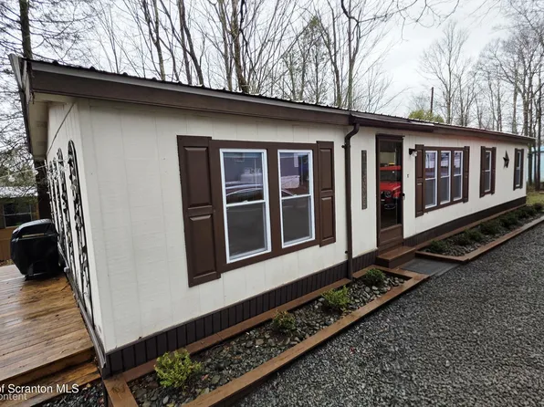 147 Spruce St, Greentown, PA 18426