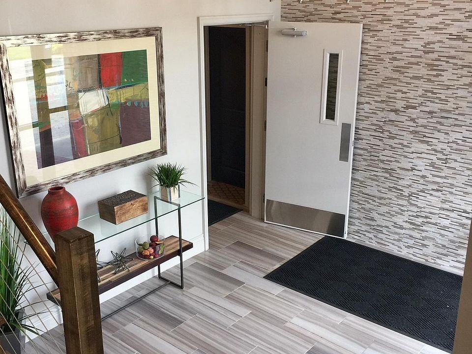 Bradford - Lobby