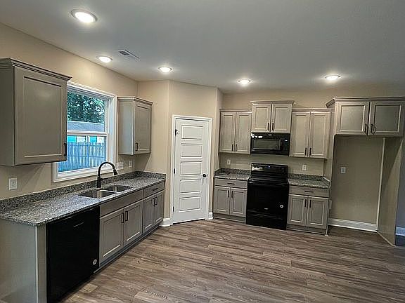 5th image of 6341 Rutherglen Dr