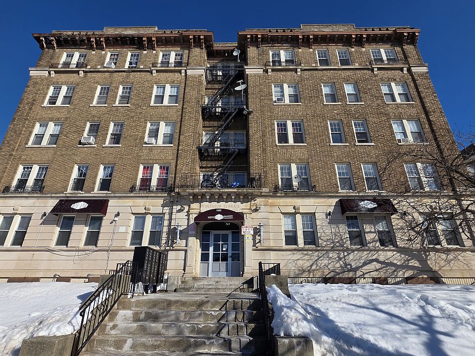 1st image of 1524 Chapel St #207