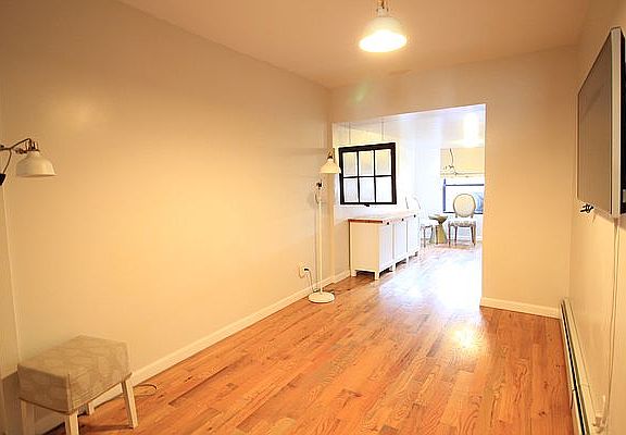 4th image of 263 Vernon Ave #1